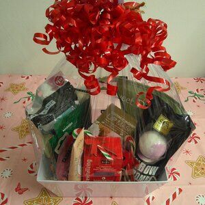 Glow Essential Radiance Made Simple-19-Piece Christmas Holiday Spa Gift Basket